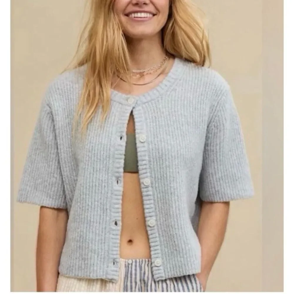 Aerie UnREAL Gray Short Sleeve Button Cardigan Sweater size Medium